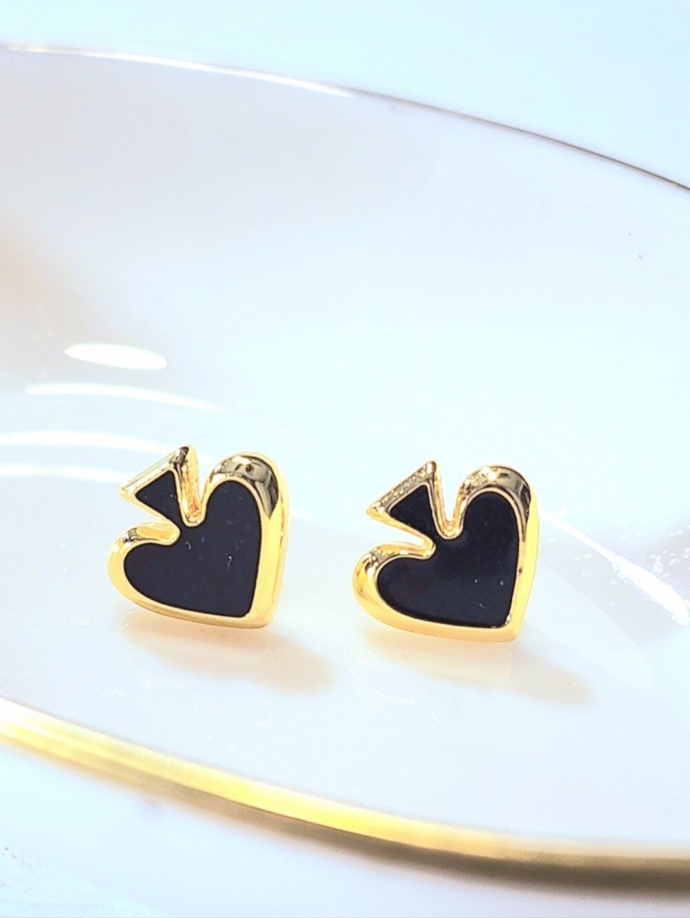 Kate Spade Everyday Spade Black Enamel Stud Earrings .